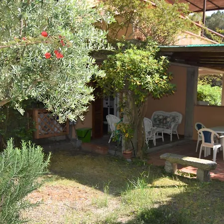 Susy, Vicino Di Fetovaia