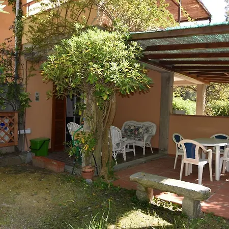 Susy, Vicino Di Fetovaia
